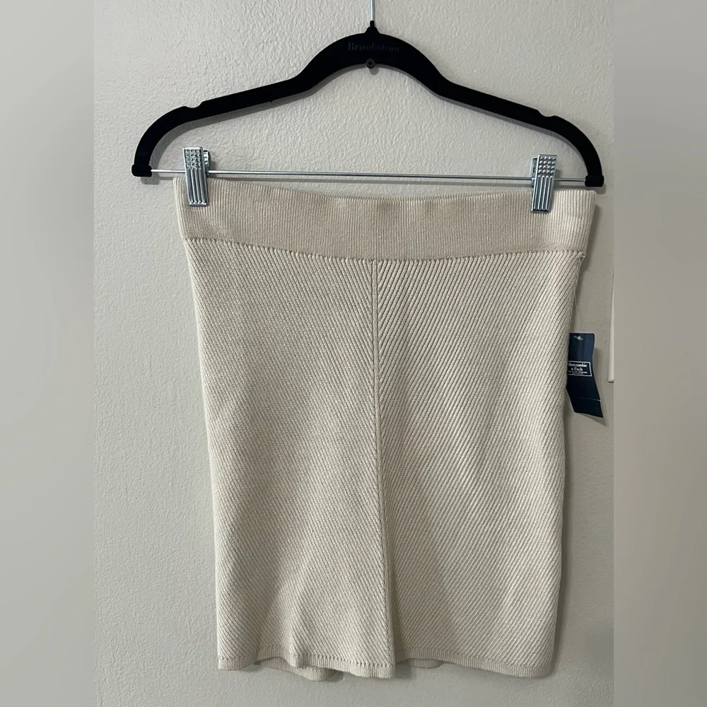 NWT Abercrombie & Fitch Ribbed Knit Mini Skirt Beige Size Small